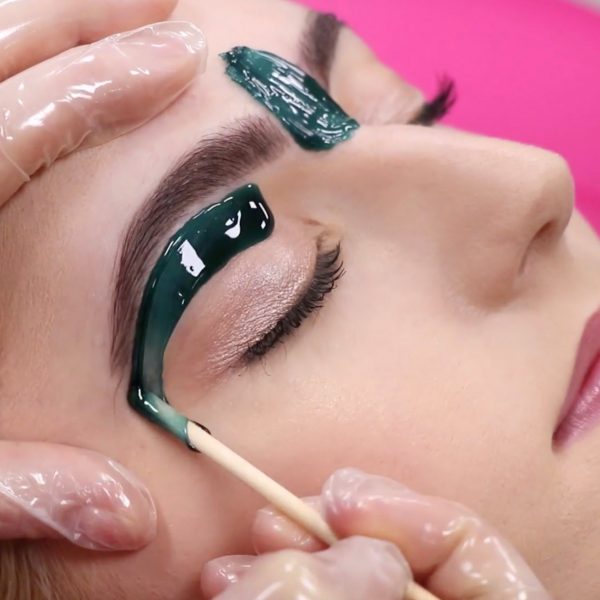 brow-waxing-in-clapham-navs-beauty-salon-london